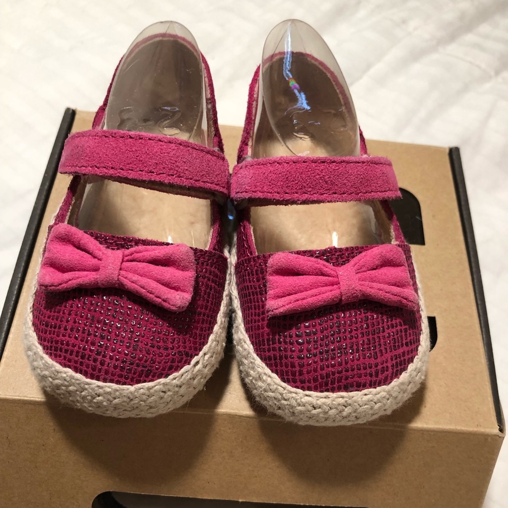 UGG Amena Size 2/3 BNIB